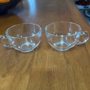 2 Hazel Atlas Orchard clear glasses. Goes with an apple lunch set. Vintage